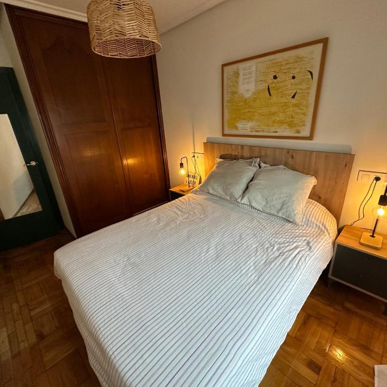 Piso reformado centro de Oviedo - Apartamento Premium de 3 dormitorios con balcón - 11