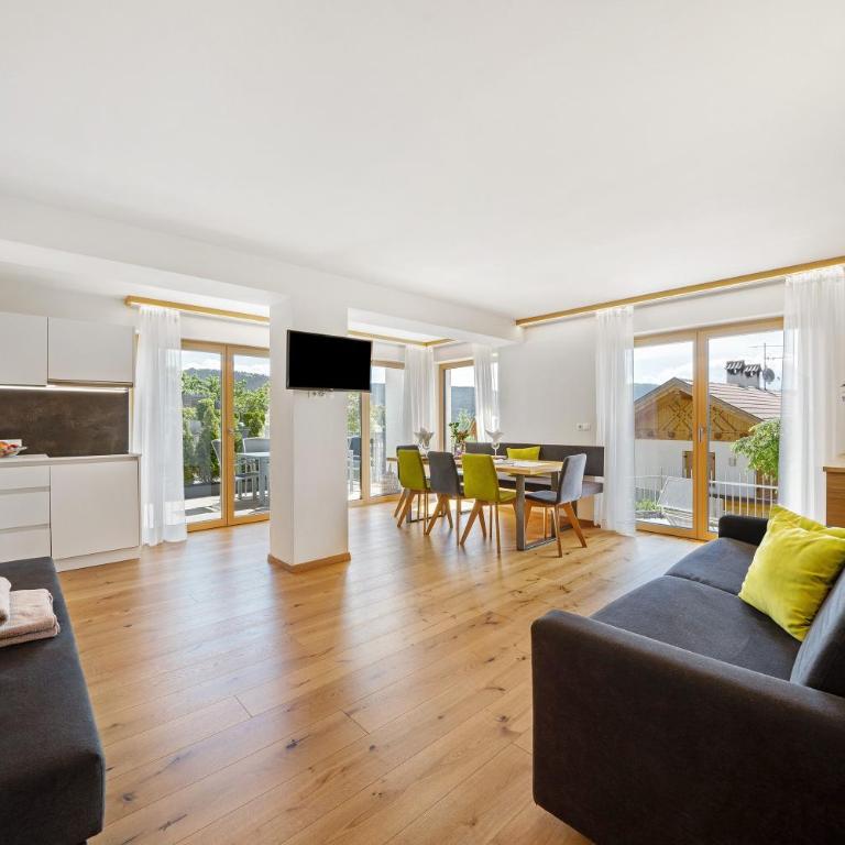 Ferienwohnung Kaltern - Superior Apartment mit 1 Schlafzimmer und Balkon - 2