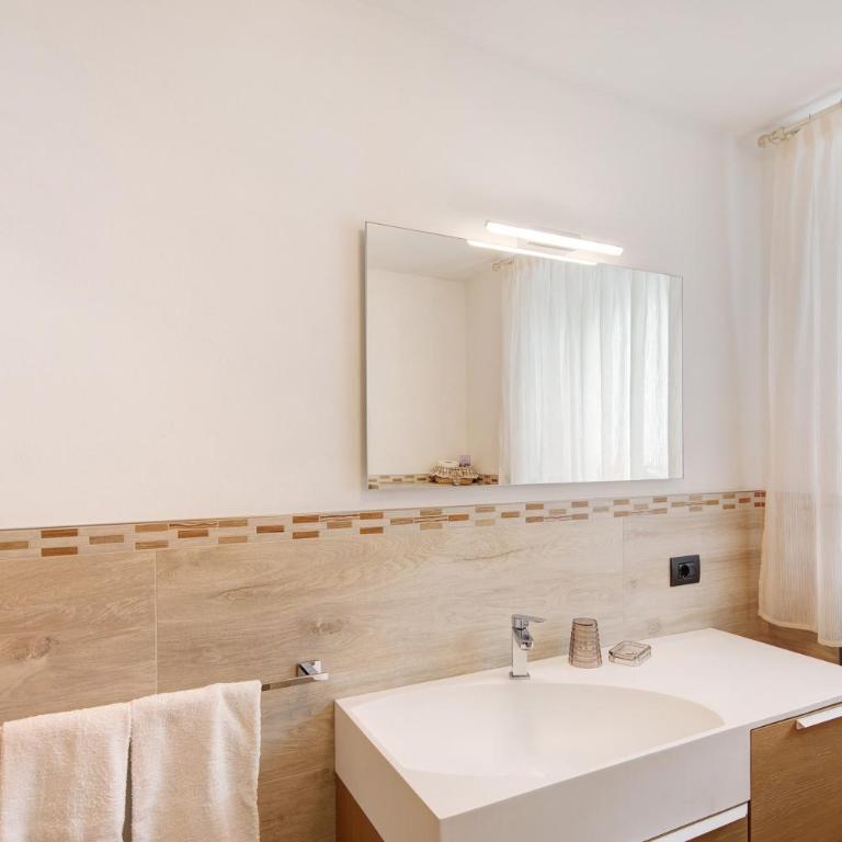 Casa Silvia - Appartamento Deluxe con 2 Camere da Letto e Vista Giardino - 19