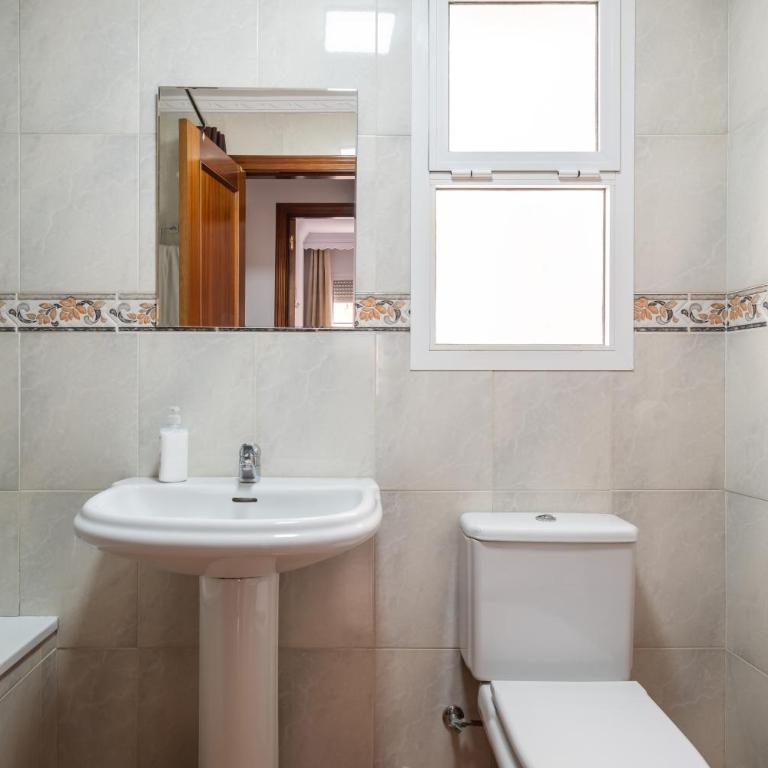Apartamento Dayca - Two-Bedroom Deluxe Apartment with Ocean View - 14