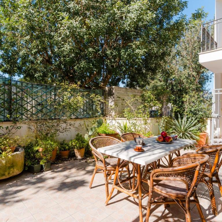 Casa vacanze Laura in centro - Appartamento Deluxe con 2 Camere da Letto e Vista Giardino - 18