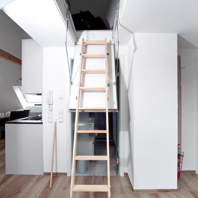 Neu renovierte Dachgeschosswohnung - Deluxe-Apartment mit 2 Schlafzimmern und Gartenblick - 9
