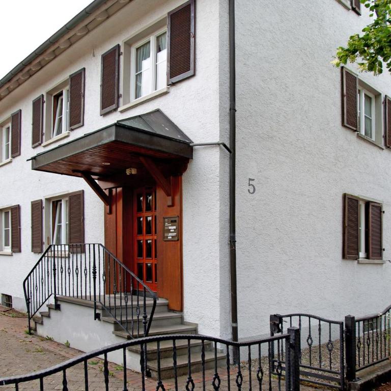 Neu renovierte Dachgeschosswohnung - Deluxe-Apartment mit 2 Schlafzimmern und Gartenblick - 16
