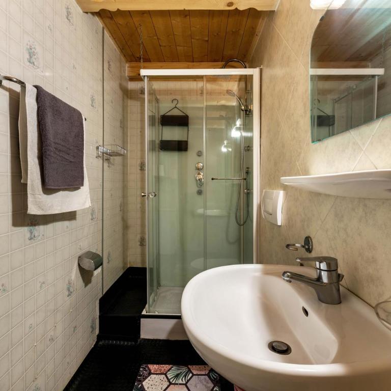 Stifterhof App Mathilda - Two-Bedroom Deluxe Apartment with Garden View - 23