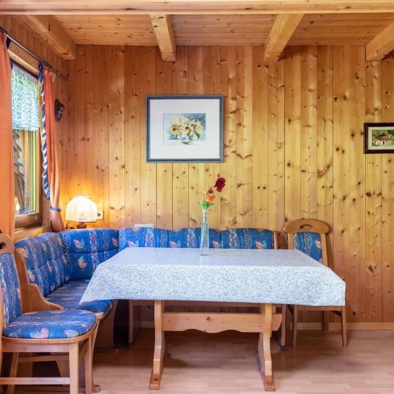 Stifterhof App Mathilda - Two-Bedroom Deluxe Apartment with Garden View - 8