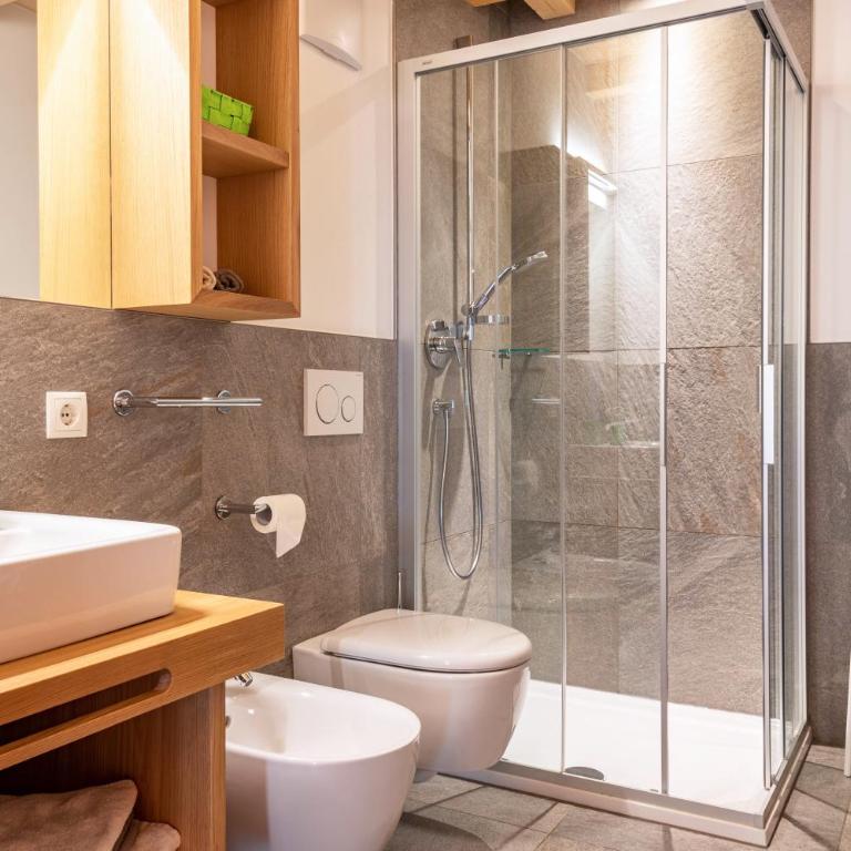 Villa Solinda App Puccini - Appartamento Deluxe con 2 Camere da Letto e Balcone - 16