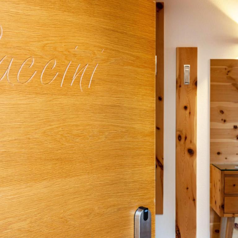 Villa Solinda App Puccini - Appartamento Deluxe con 2 Camere da Letto e Balcone - 24