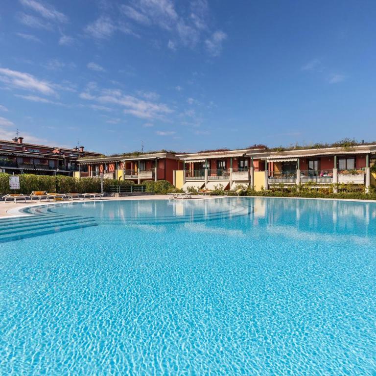Delizioso Residence Vista Lago - Appartamento Deluxe con 2 Camere da Letto e Vista Giardino - 2