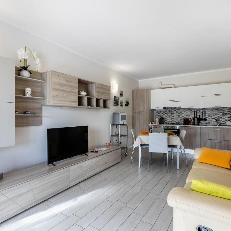 Delizioso Residence Vista Lago - Appartamento Deluxe con 2 Camere da Letto e Vista Giardino - 5