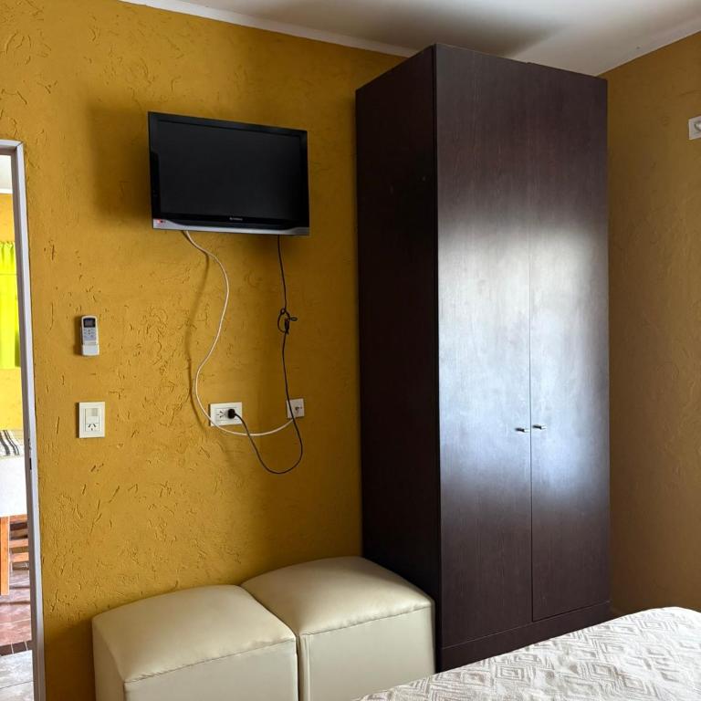 Departamento familiar con pileta y cochera en Miramar - One-Bedroom Apartment with Garden - 3