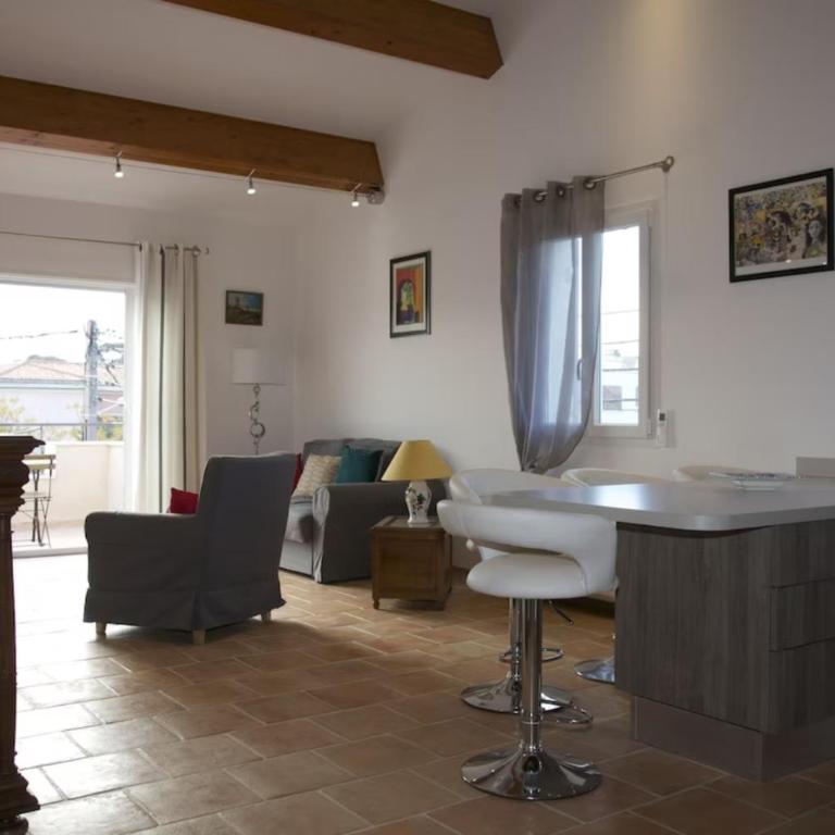T3 coeur de Sanary - 100m du port - Deluxe Apartment mit Balkon und 2 Schlafzimmern - 4