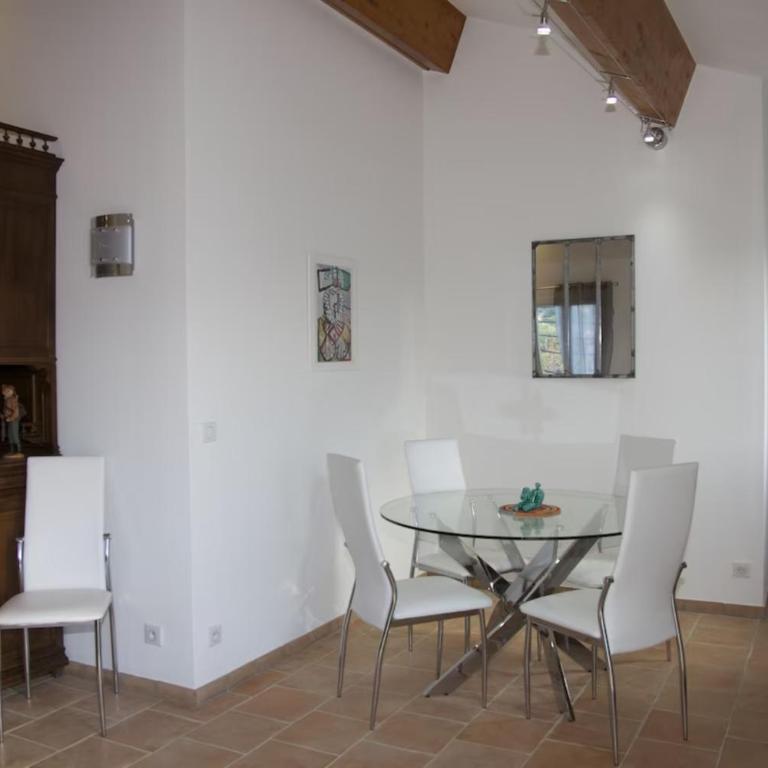T3 coeur de Sanary - 100m du port - Deluxe Apartment mit Balkon und 2 Schlafzimmern - 7