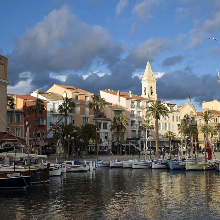 T3 coeur de Sanary - 100m du port - Deluxe Apartment mit Balkon und 2 Schlafzimmern - 18