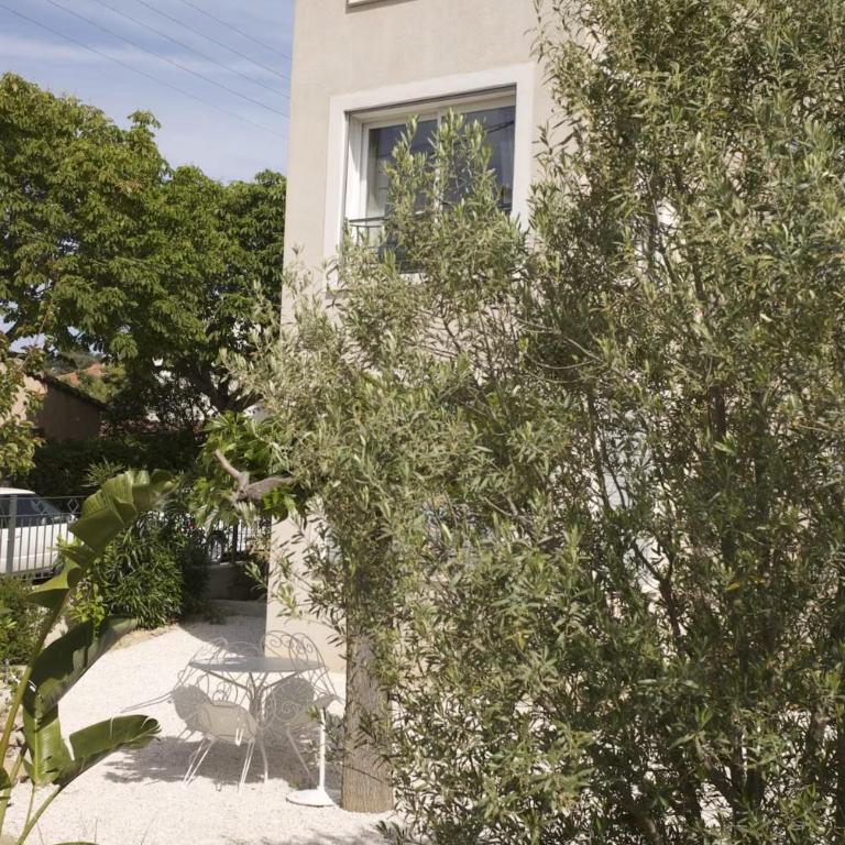 T3 coeur de Sanary - 100m du port - Deluxe Apartment mit Balkon und 2 Schlafzimmern - 12