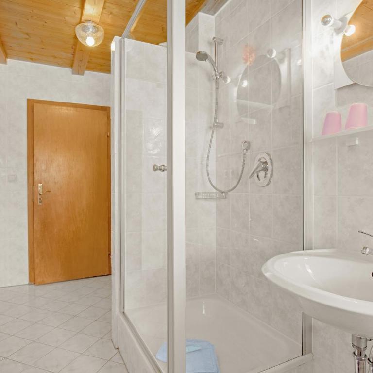 Ferienwohnung König im Obergeschoss - Deluxe Apartment mit Balkon und 2 Schlafzimmern - 14