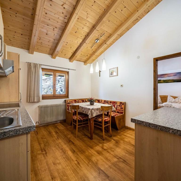 Eggerhof Familienparadies - Two-Bedroom Deluxe Apartment with Balcony - 9