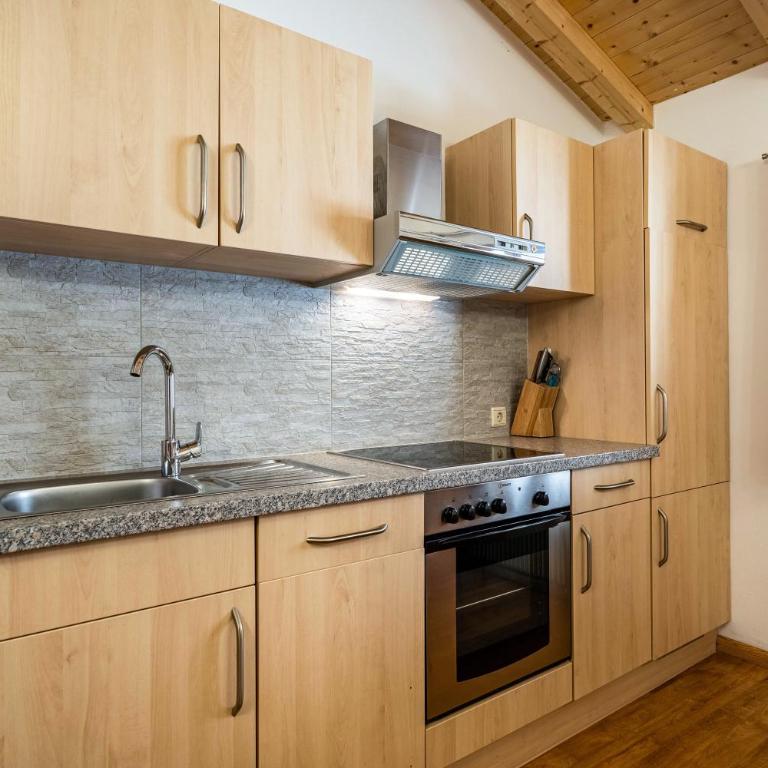 Eggerhof Familienparadies - Two-Bedroom Deluxe Apartment with Balcony - 13