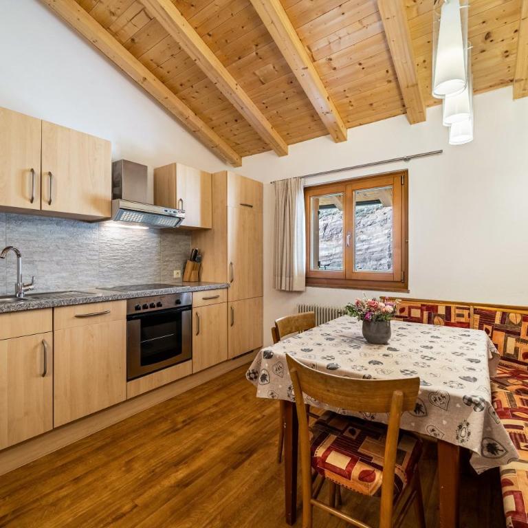 Eggerhof Familienparadies - Two-Bedroom Deluxe Apartment with Balcony - 12