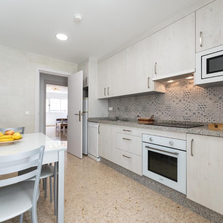 Apartamento Fuengirola - Appartamento Deluxe con 2 Camere da Letto e Balcone - 12