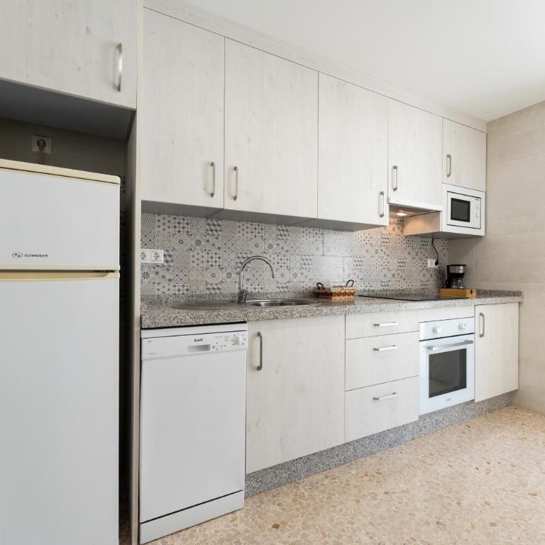 Apartamento Fuengirola - Appartamento Deluxe con 2 Camere da Letto e Balcone - 11