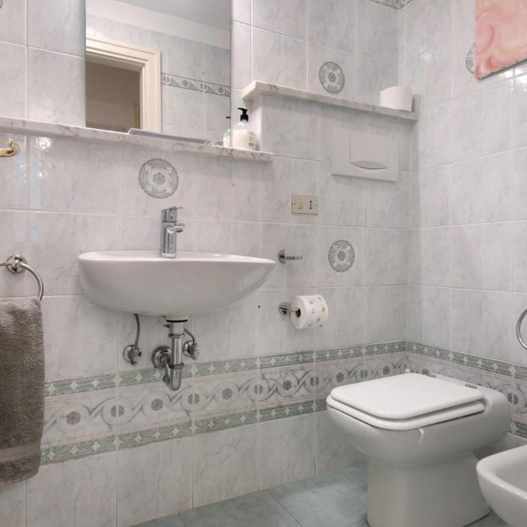 Fiordalisi - Appartamento Deluxe con 2 Camere da Letto e Vista Giardino - 24