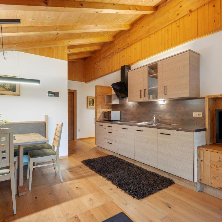 Thalerhof Appartement Christine - Deluxe Apartment mit Balkon und 2 Schlafzimmern - 4
