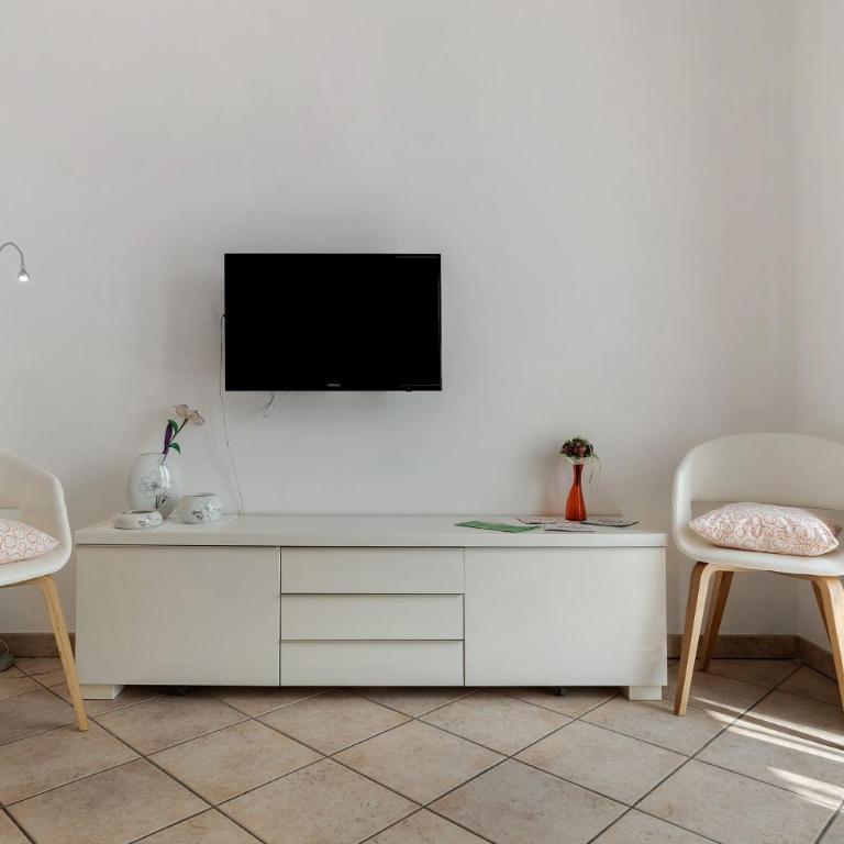 Ciclamino Superior Otto - Superior One-Bedroom Apartment with Balcony - 5
