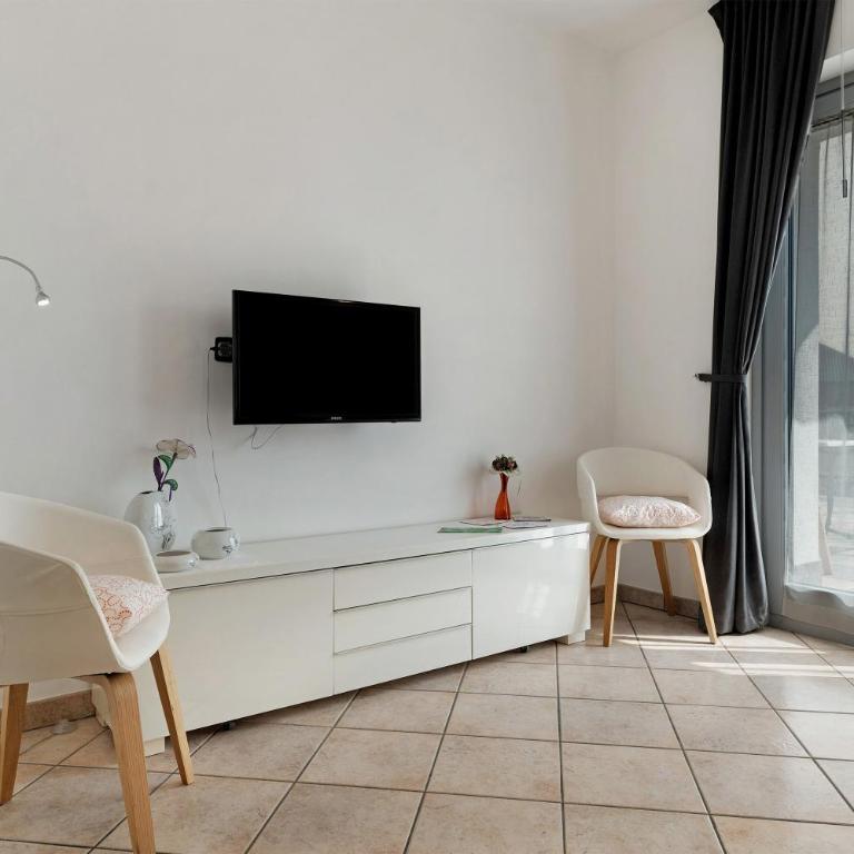 Ciclamino Superior Otto - Superior One-Bedroom Apartment with Balcony - 2