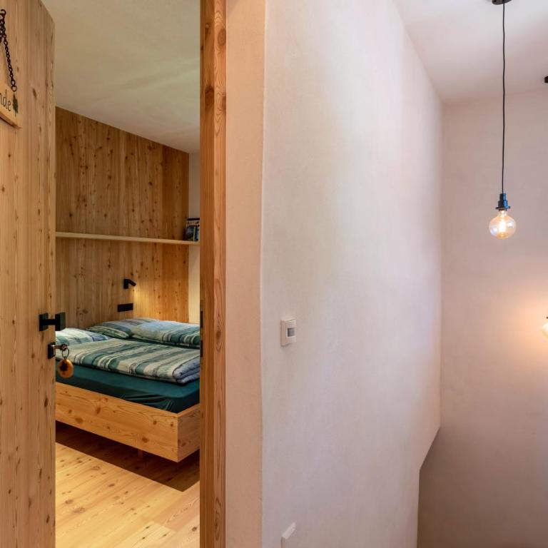 Hof im Thal Apt Linde - Two-Bedroom Deluxe Apartment with Garden View - 23