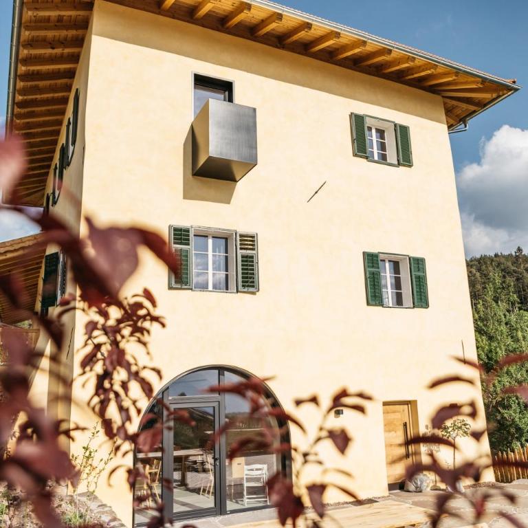Hof im Thal Apt Linde - Two-Bedroom Deluxe Apartment with Garden View - 9