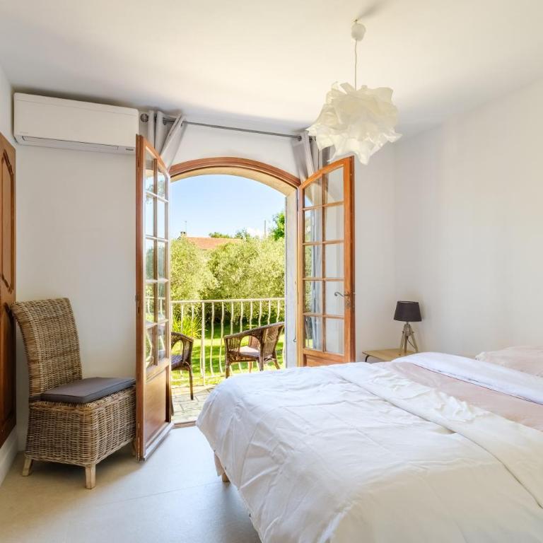 Le Mas Des Serens - Villa - Vue sur Jardin - 11