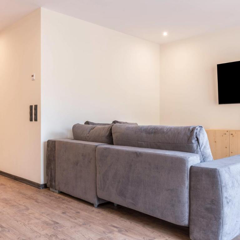Villa Lara Föhre - Two-Bedroom Deluxe Apartment with Garden View - 21