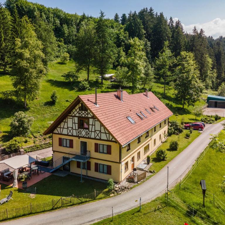 Balzerberg - Apartment mit 1 Schlafzimmer und Gartenblick - 1
