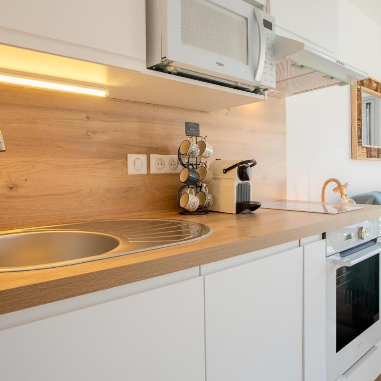 Studio Golfe de Saint Tropez - Studio with Balcony - 12
