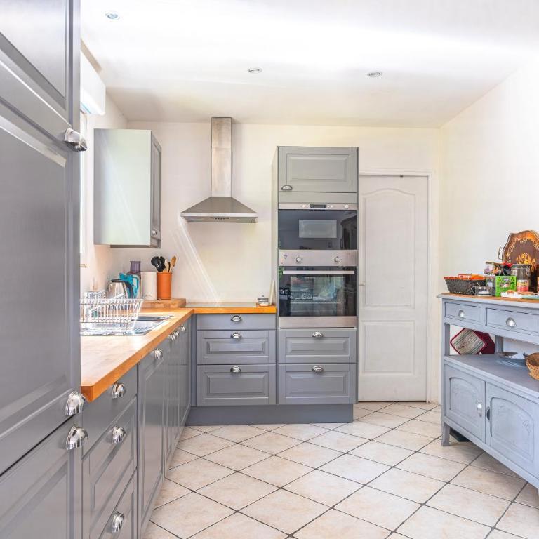 Logement T3, Dune du Pilat à 5 km - Two-Bedroom Deluxe Apartment with Garden View - 6