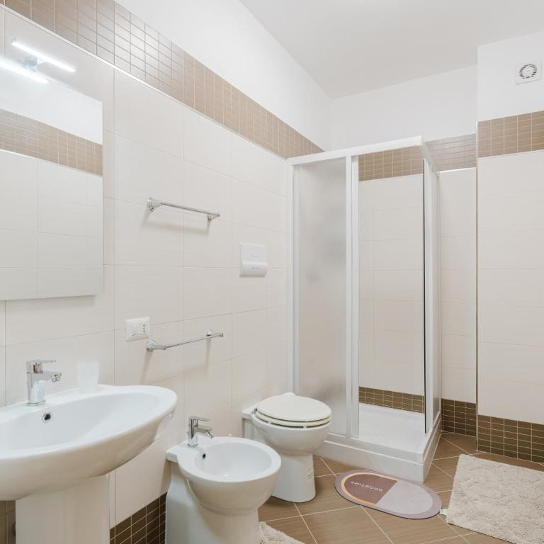 Casa Mea - Appartamento con 3 Camere da Letto e Vista Acqua - 5
