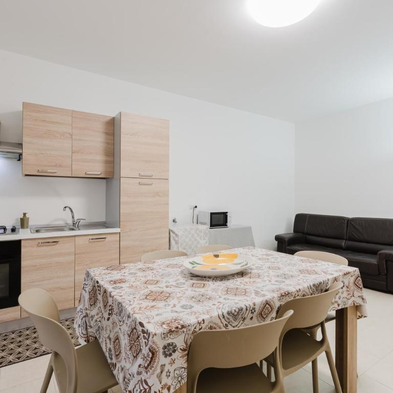 Casa Mea - Appartamento con 3 Camere da Letto e Vista Acqua - 10