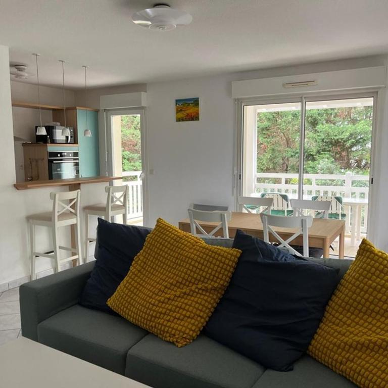 Appartement avec terrasse entre centre et océan - 5 pers. - FR-1-413-271 - Apartment - 2