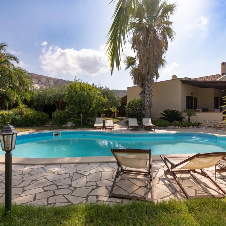 Amazing sunset with swimming pool - Villa con Vista Mare - 4