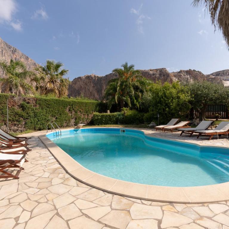 Amazing sunset with swimming pool - Villa con Vista Mare - 7