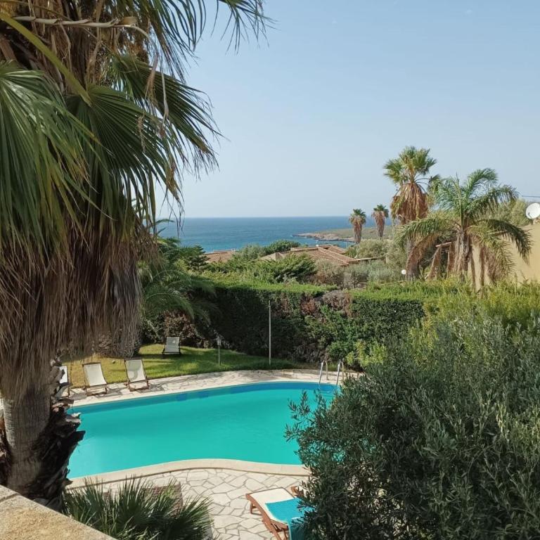 Amazing sunset with swimming pool - Villa con Vista Mare - 35