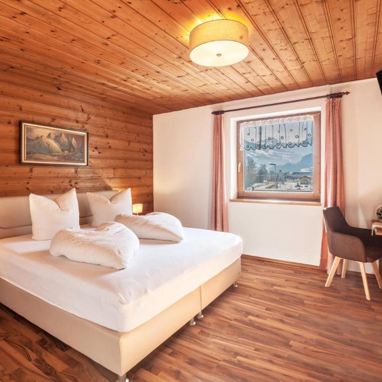 Ferienwohnung Brugger 6 Personen - Premium Apartment mit 3 Schlafzimmern und Balkon - 1