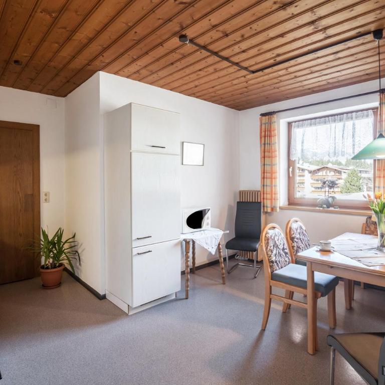 Ferienwohnung Brugger 6 Personen - Premium Apartment mit 3 Schlafzimmern und Balkon - 19