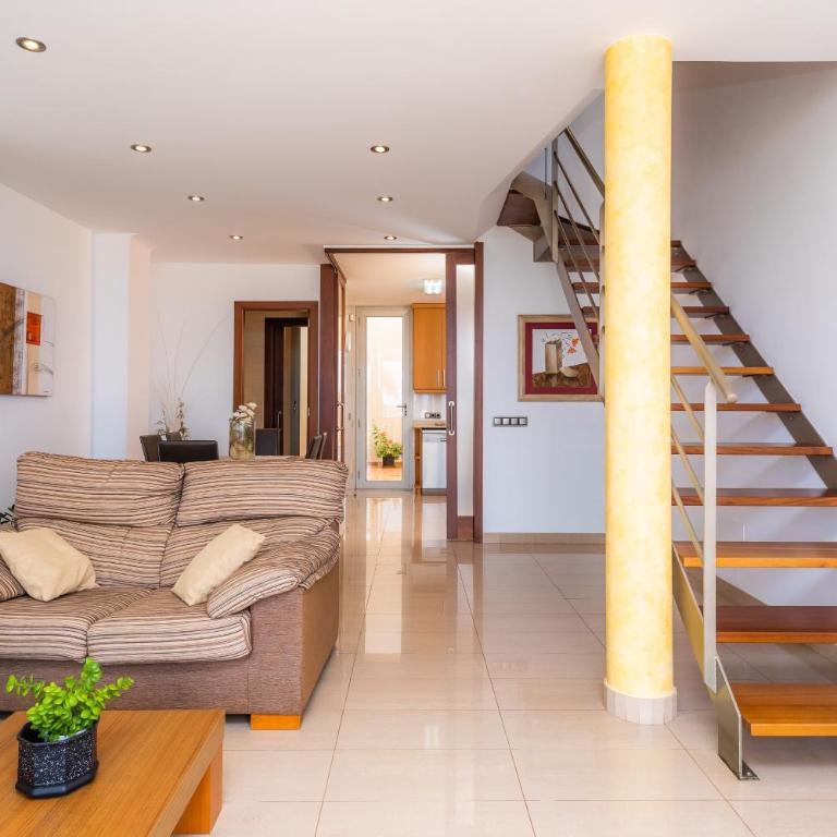 Casa Mulet - Three-Bedroom House - 14