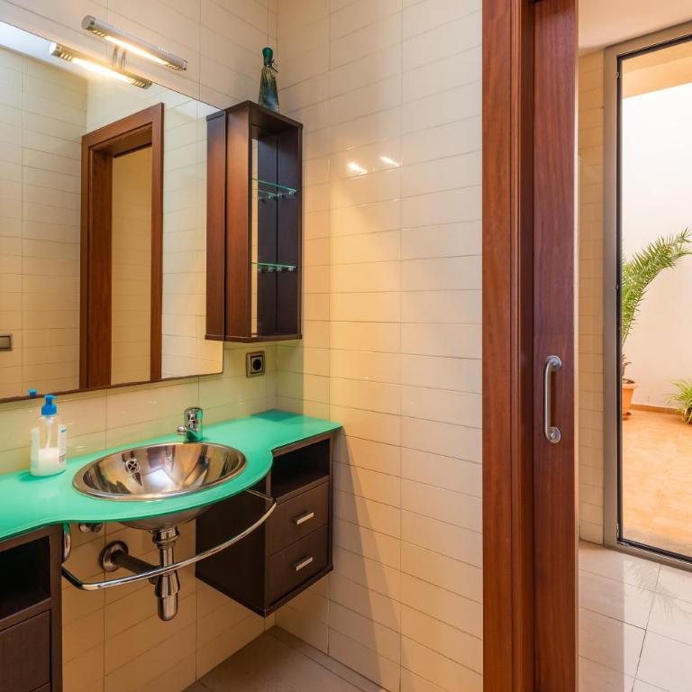 Casa Mulet - Three-Bedroom House - 22