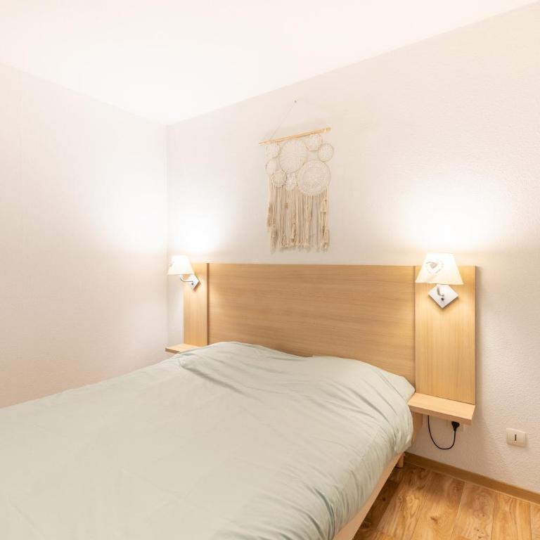 Un Jardin Au Coeur De Luchon - Superior One-Bedroom Apartment with Balcony - 10