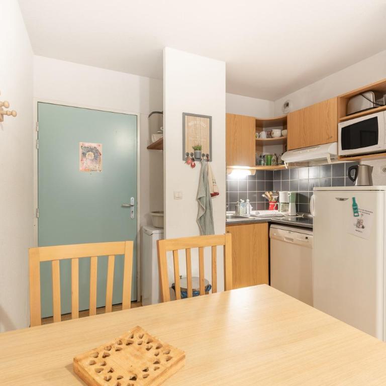 Un Jardin Au Coeur De Luchon - Superior One-Bedroom Apartment with Balcony - 7