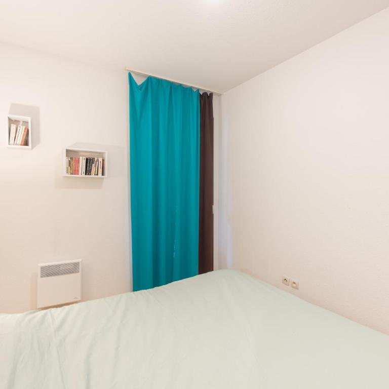 Un Jardin Au Coeur De Luchon - Superior One-Bedroom Apartment with Balcony - 11