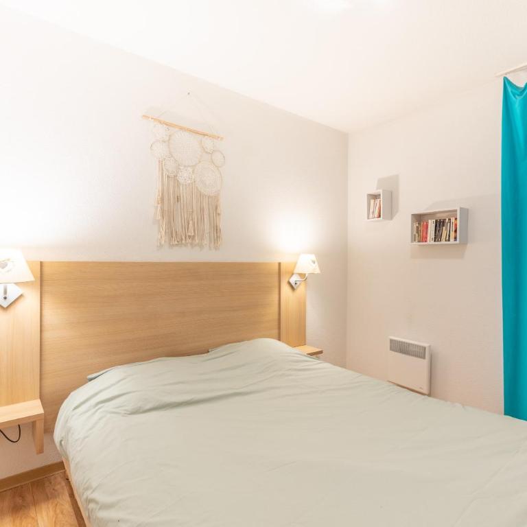Un Jardin Au Coeur De Luchon - Superior One-Bedroom Apartment with Balcony - 9