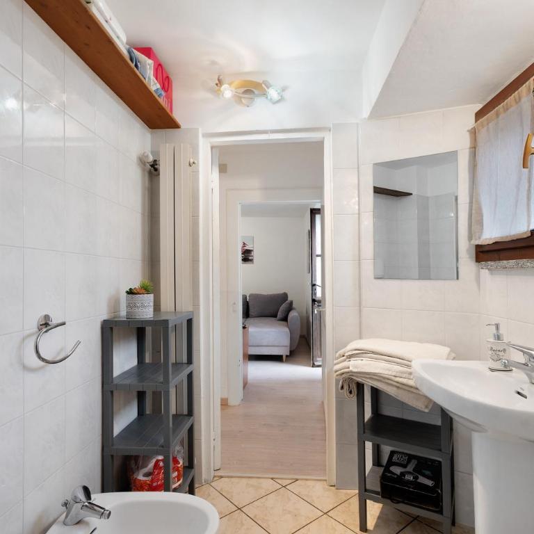 Casa Elisa - Appartamento Superior con 1 Camera da Letto e Balcone - 15